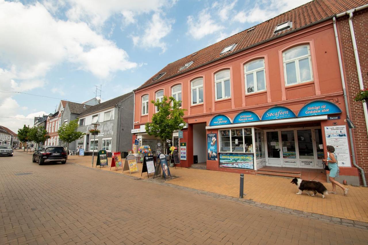 Det Gamle Radhus Hotel Grasten Exterior photo